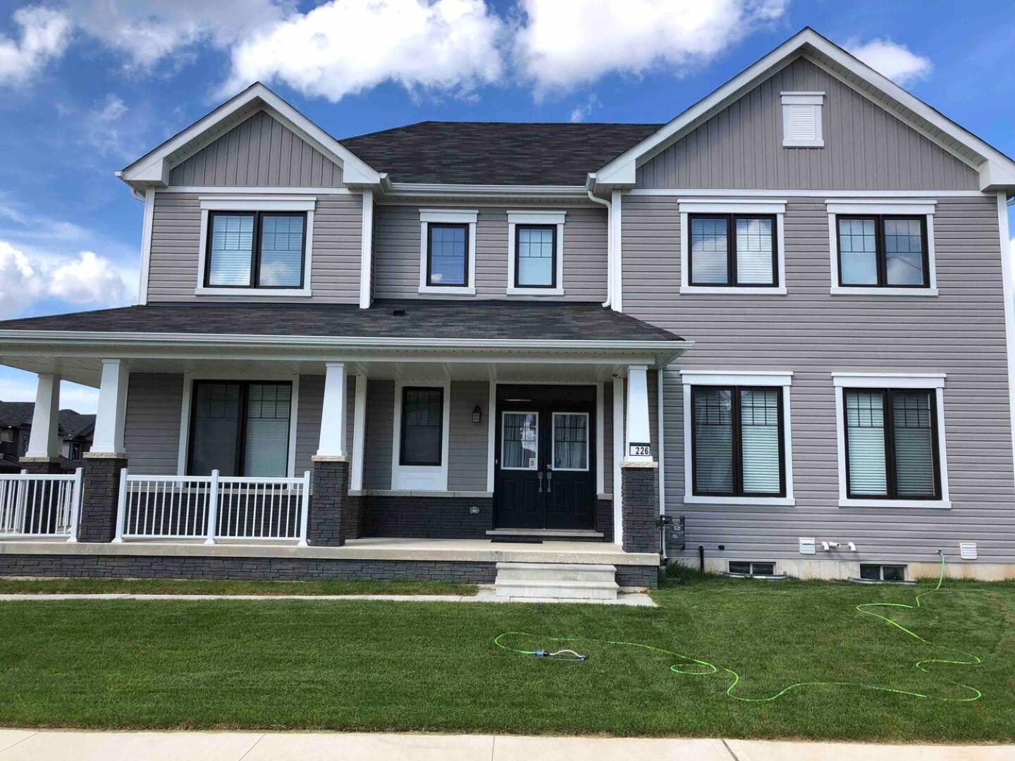Large 5 Bedroom Newly Built Home Sleeps 12 Persons Thorold Екстер'єр фото