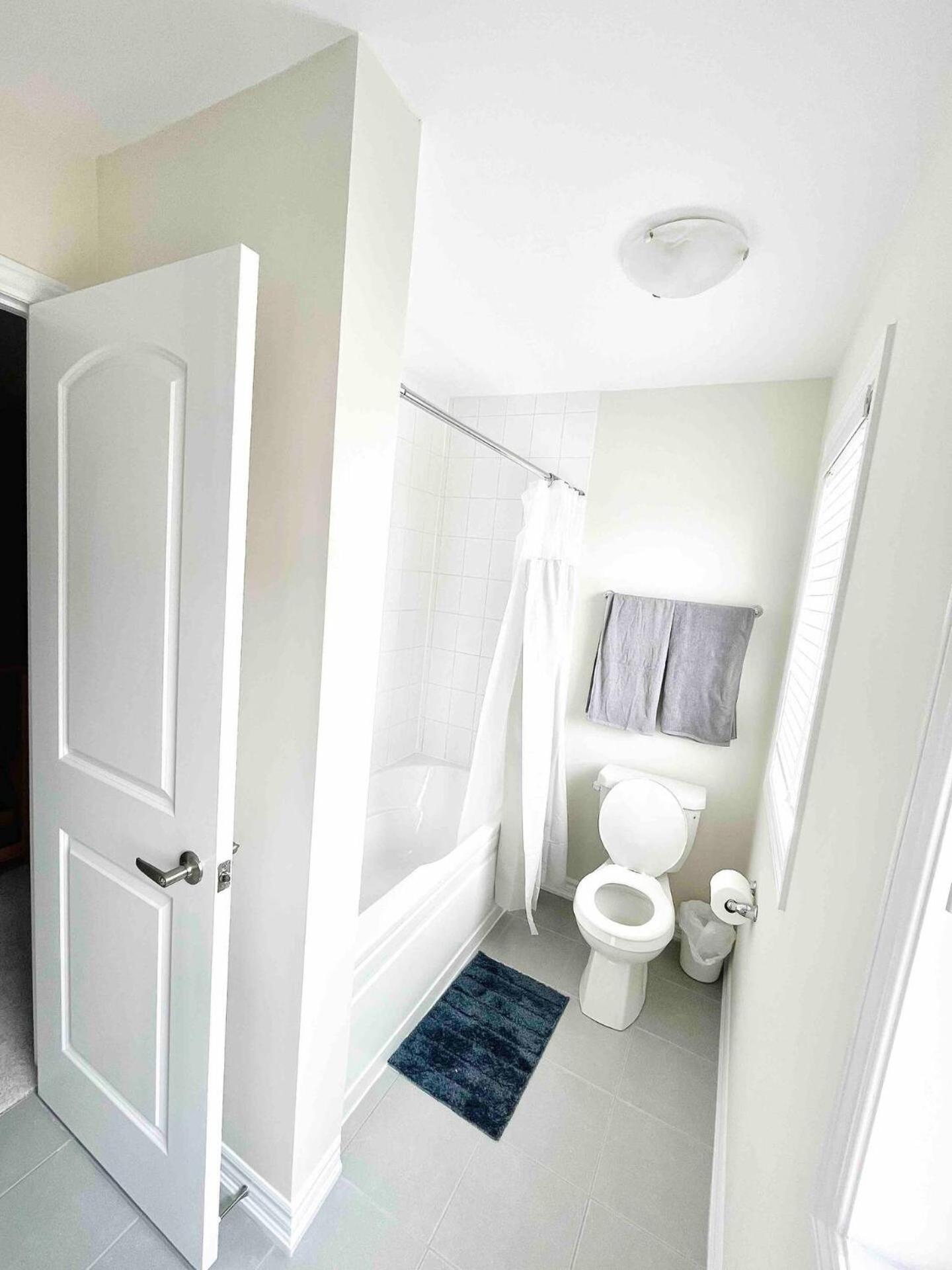 Large 5 Bedroom Newly Built Home Sleeps 12 Persons Thorold Екстер'єр фото